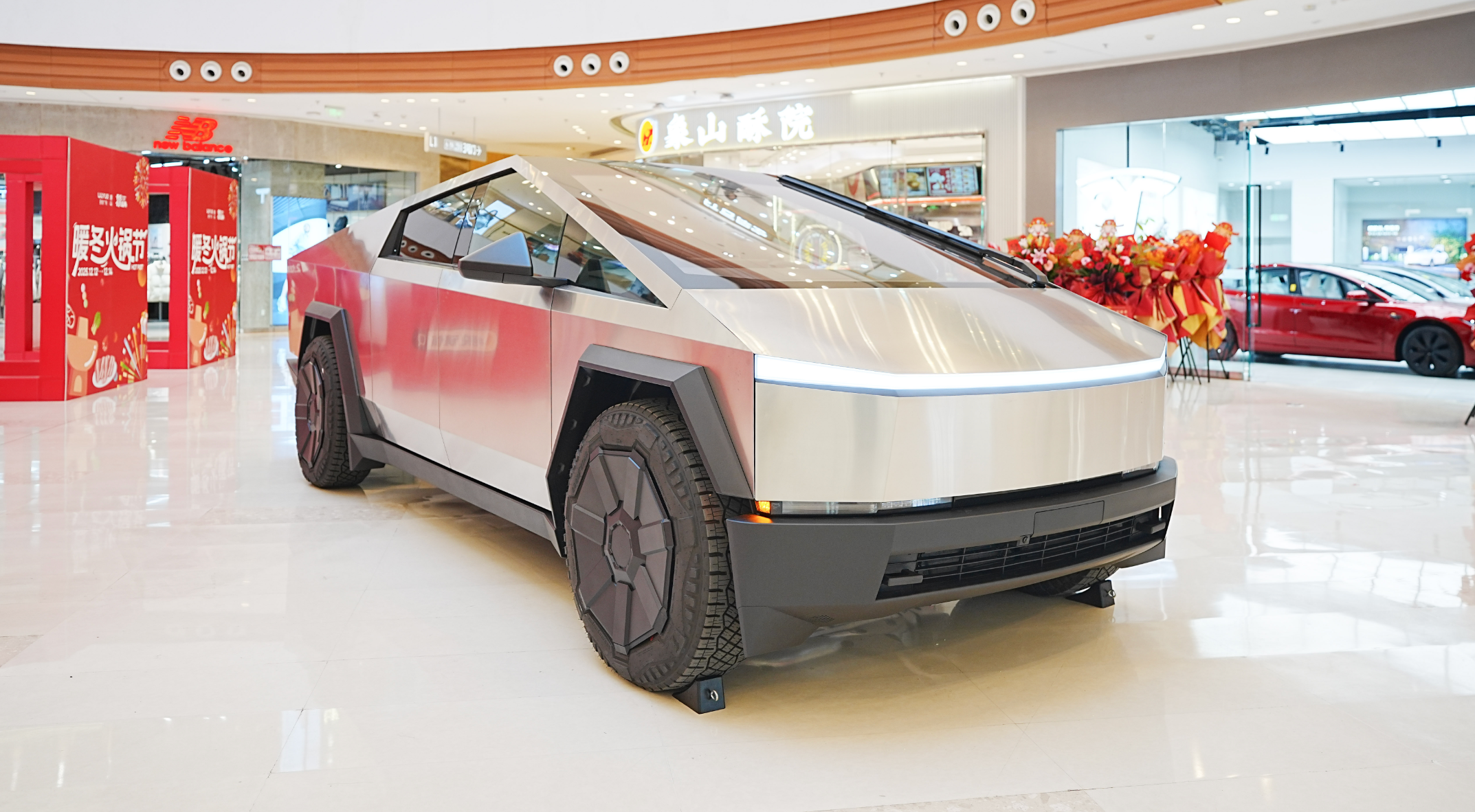 唐山再添科技新地标！购物中心首开！特斯拉唐山吾悦广场体验店盛大开业！