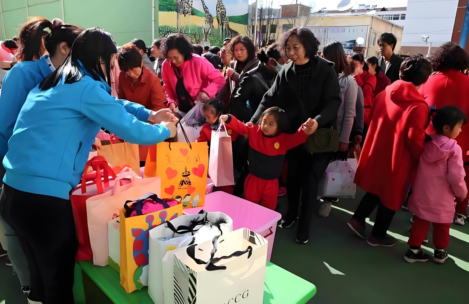 霍尔果斯媒体报道4.docx 如图片无法显示,请耐心等待