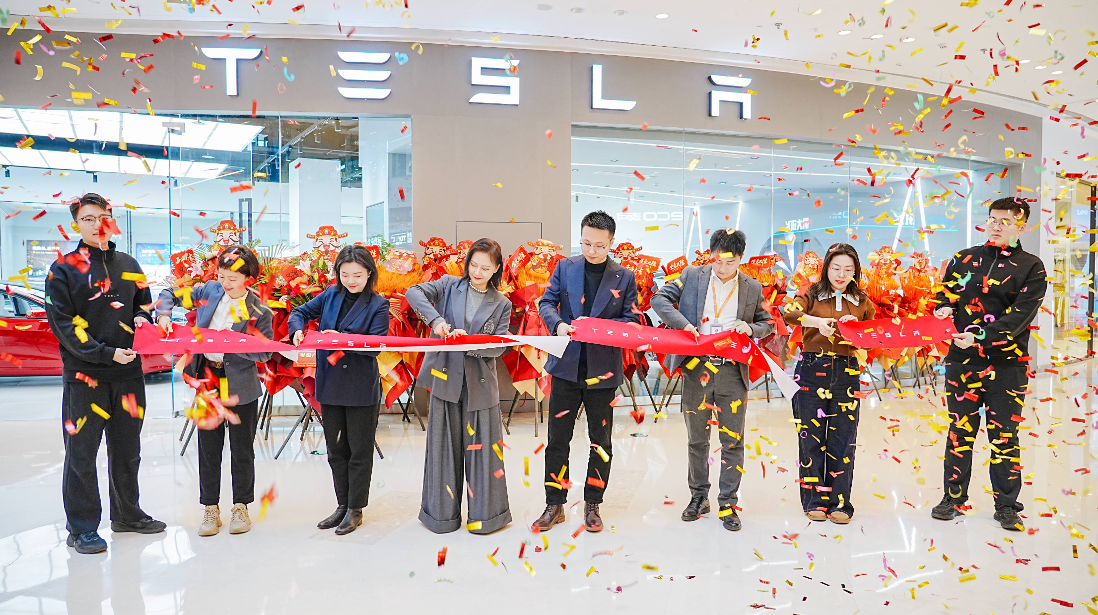 唐山再添科技新地标！购物中心首开！特斯拉唐山吾悦广场体验店盛大开业！