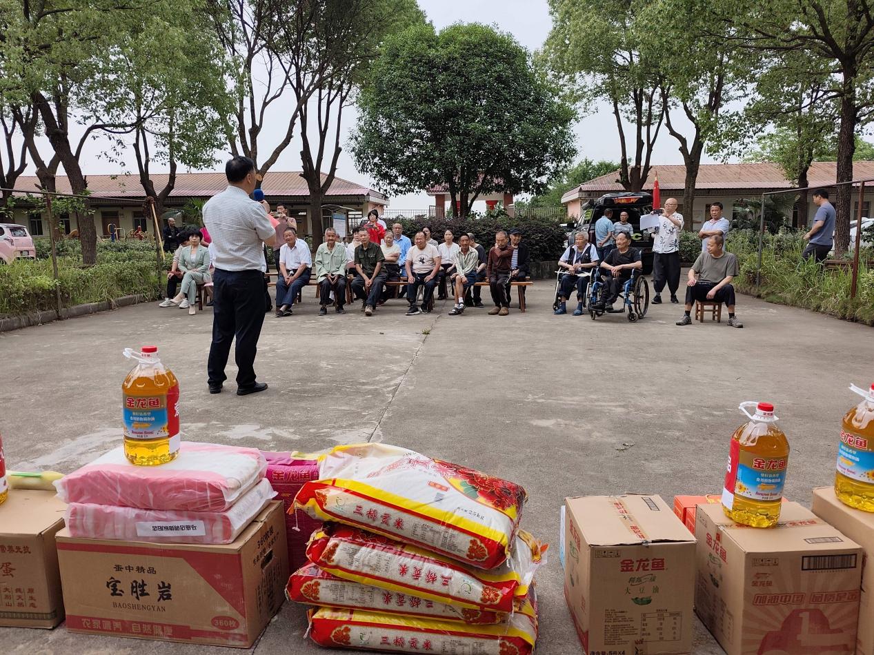 霍尔果斯媒体报道(1).docx 如图片无法显示,请耐心等待