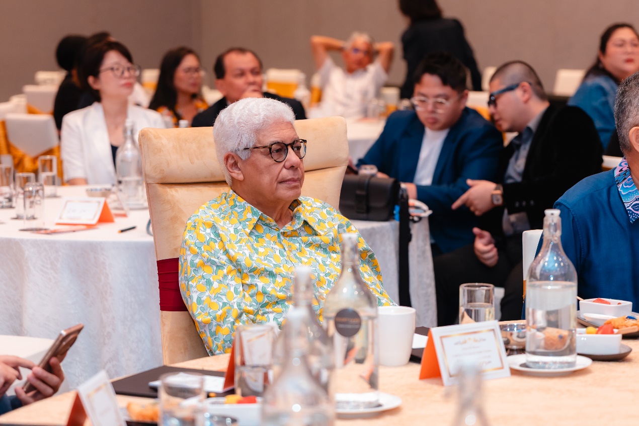 馬來(lái)西亞檳城元首和交通部長(zhǎng)共同出席瑞滴出行發(fā)布會(huì)暨簽約儀式